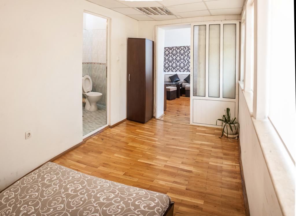 Sofia Central Guest Rooms Bilik gambar