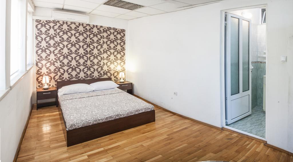 Sofia Central Guest Rooms Bilik gambar
