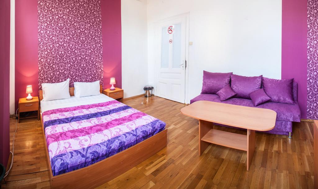 Sofia Central Guest Rooms Bilik gambar